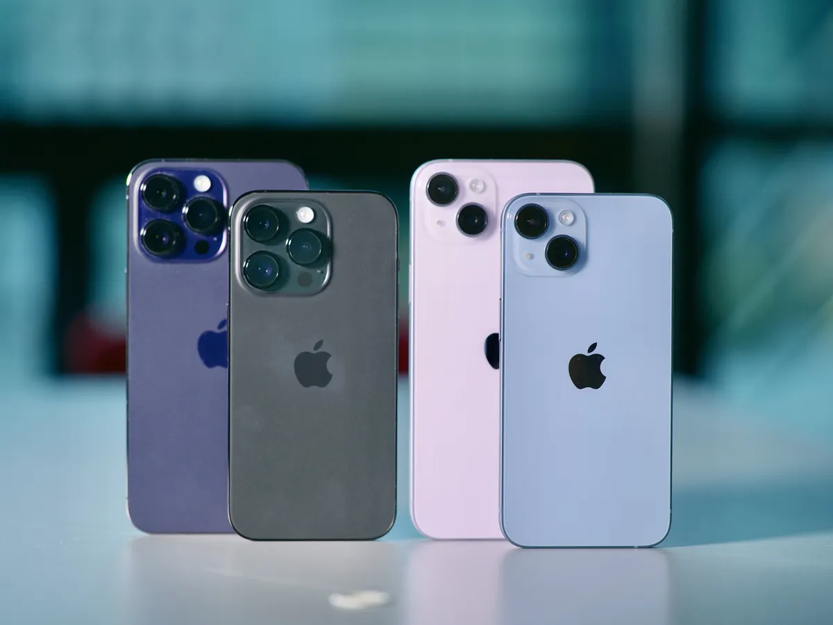 Which iPhones will be discontinued with the launch of the iPhone 15