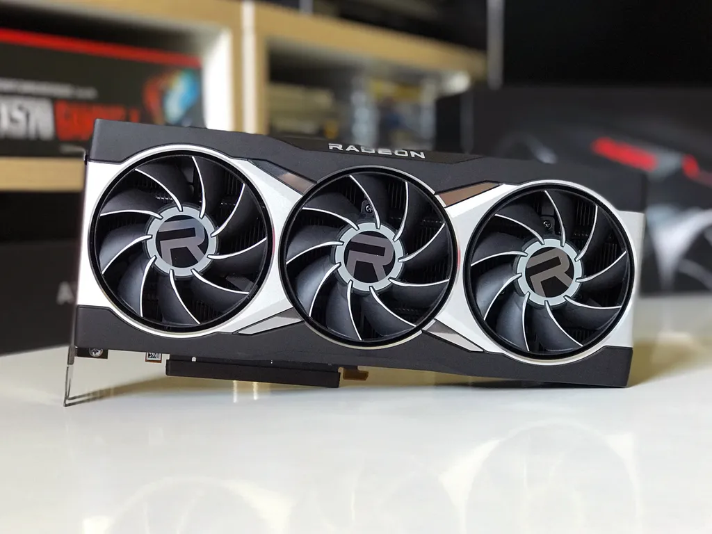 Given the higher capacity of the RX 7800 XT and 7700 XT, it is likely that the models will arrive in a configuration with three fans 
