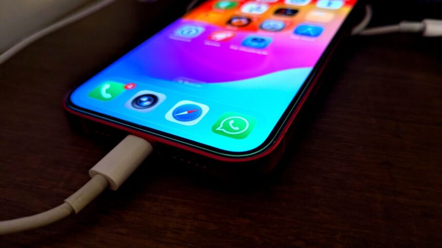 WhatsApp Rolls Out Message Reminder Feature on iOS