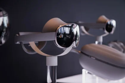 Samsung Teases Android XR Smart Glasses, Announces New Hardware Partnerships