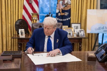 Trump's AI Executive Order Aims to Block State Laws - Full Details