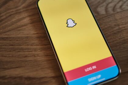 Snapchat Taps Into 2016 Nostalgia With New “Flashback” Filters