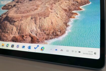 Microsoft May Bring Back Movable Taskbar in Windows 11 After User Feedback