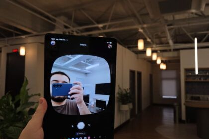 Instants, Instagram's new instant photo feature