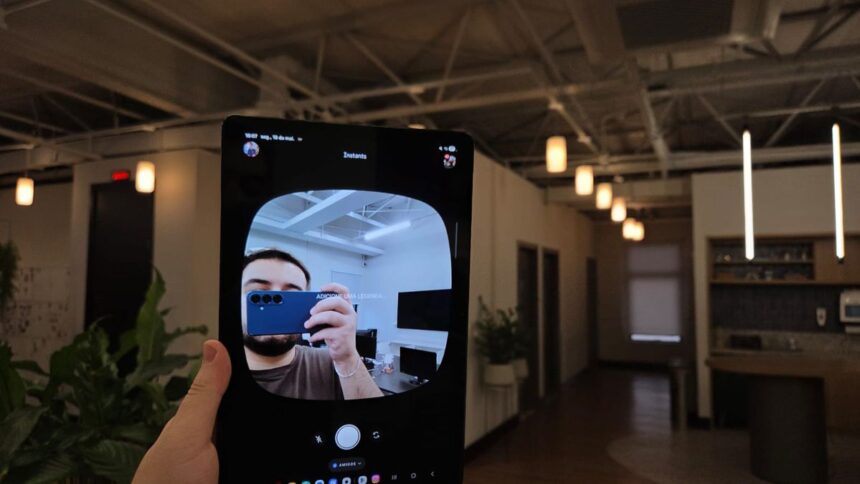 Instants, Instagram's new instant photo feature